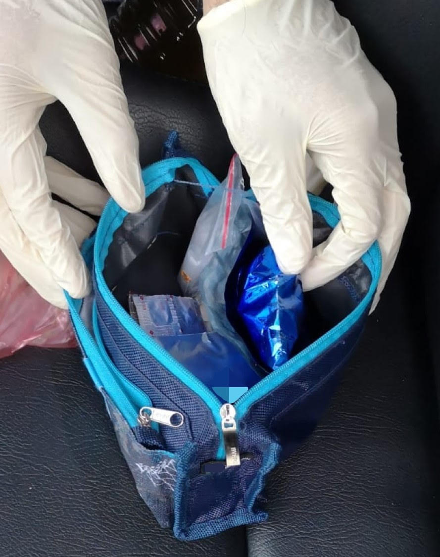 Pouch containing drugs recovered from black Toyota on 4 Sep 18